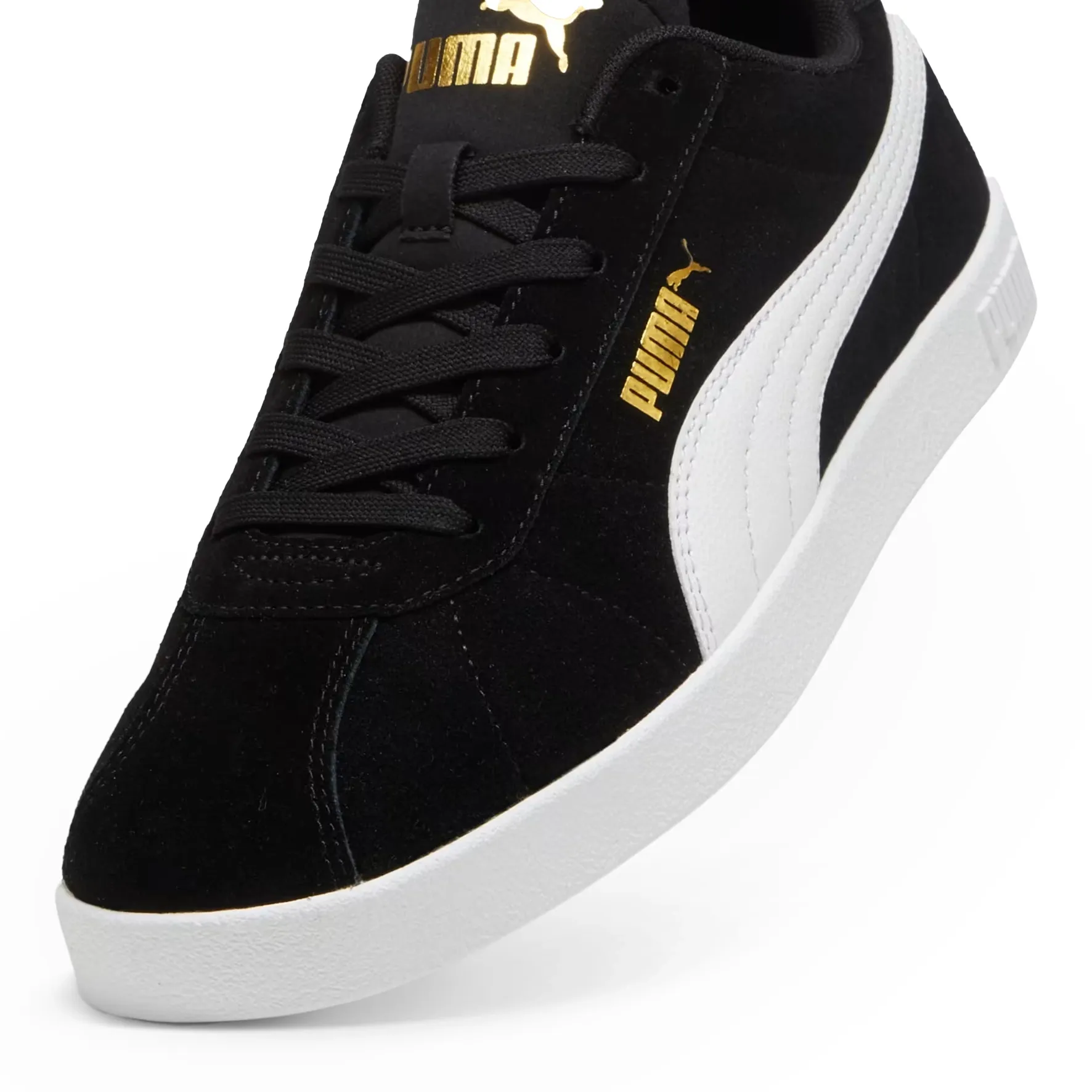 Tênis Puma Club II preto vista frontal destacando design e conforto